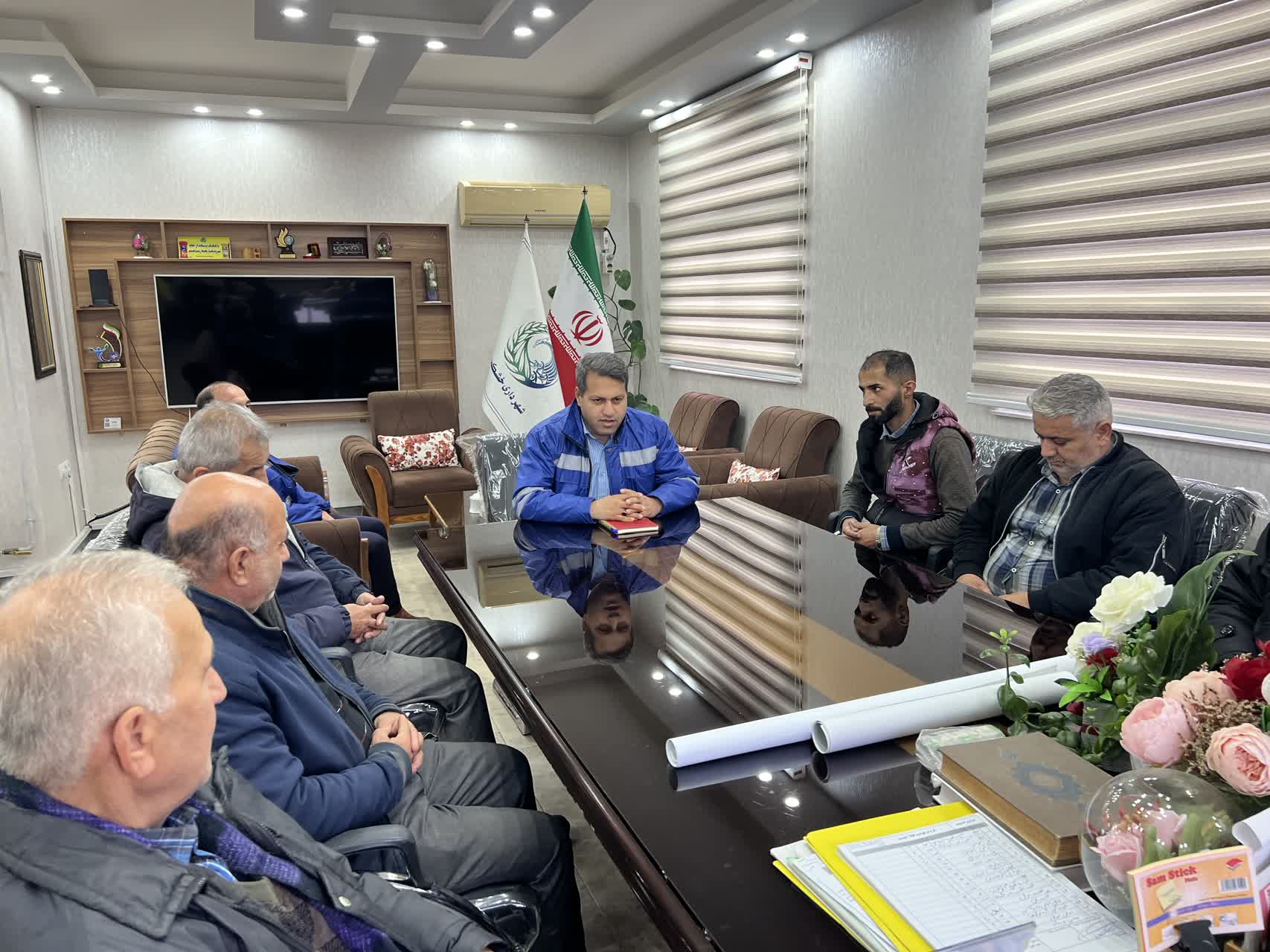 تقدیر از رانندگان تاکسی شهری و رانندگان شهرداری خشکبیجار به مناسبت روز ملی حمل‌ونقل