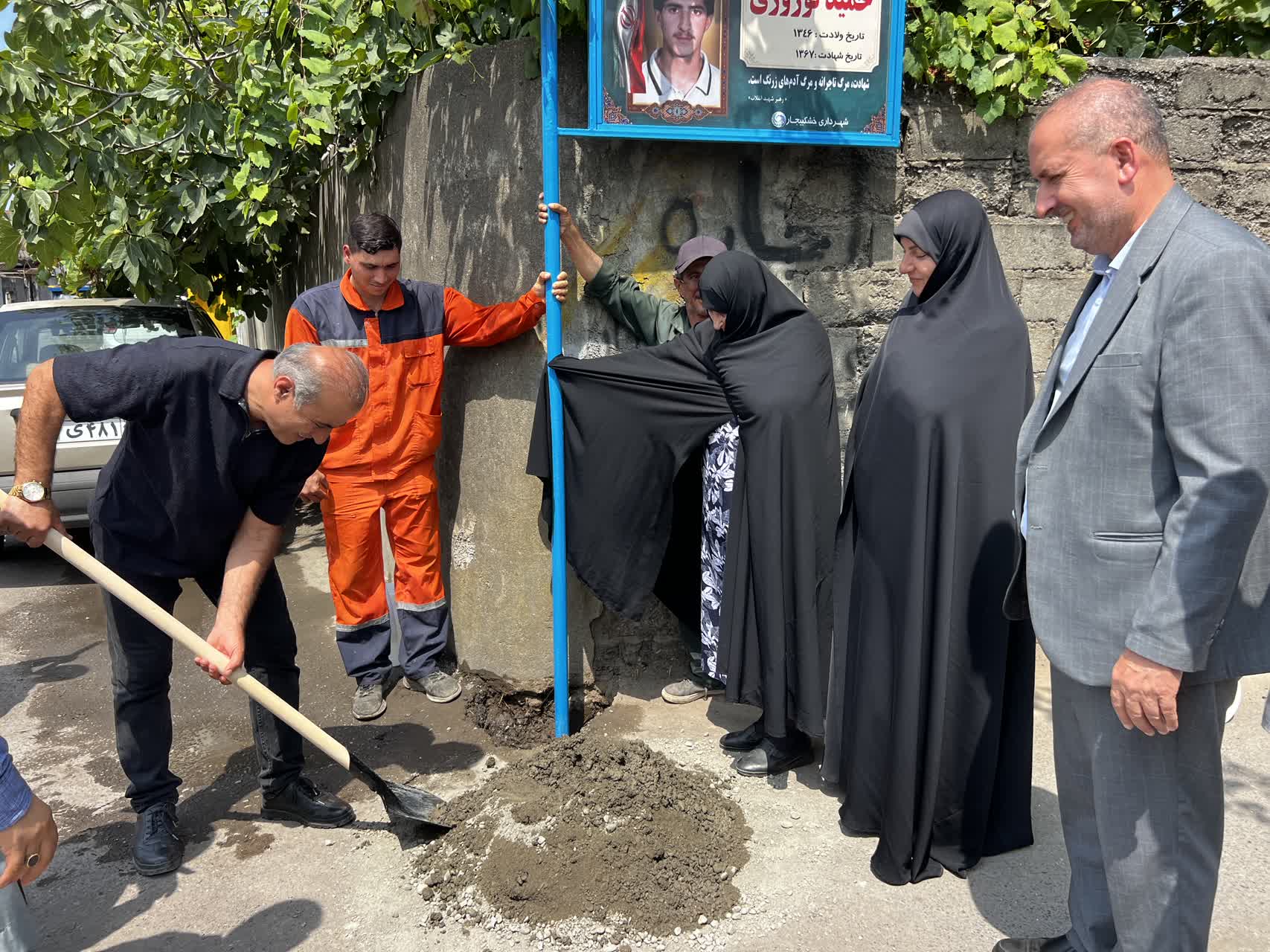 نوسازی و بهسازی ۳۱ تابلوی کوچه‌های مزین به نام شهدا در خشکبیجار