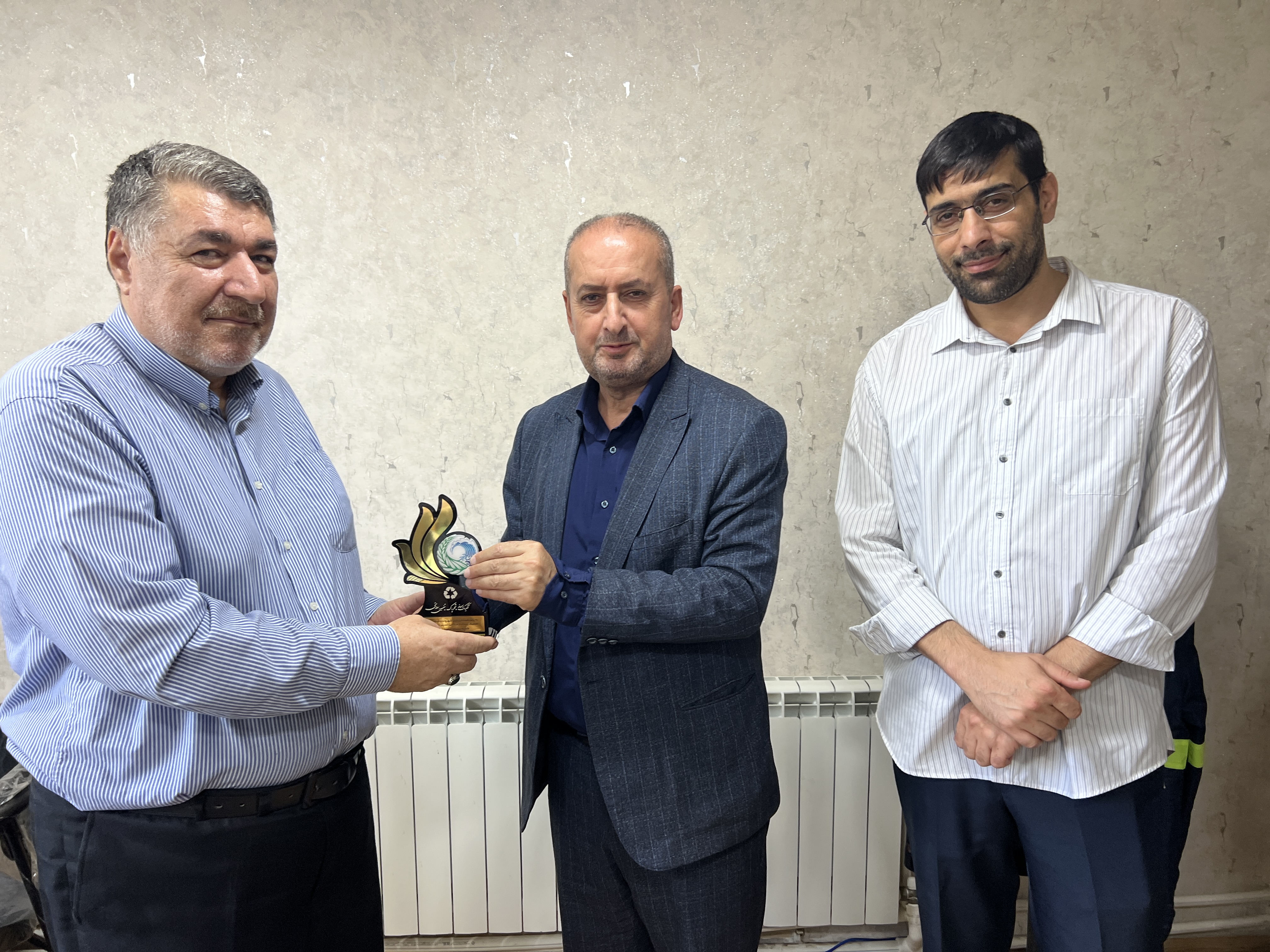 تقدیر شهردار خشکبیجار از اداره گاز این بخش در راستای اجرای طرح تفکیک پسماند از مبدا
