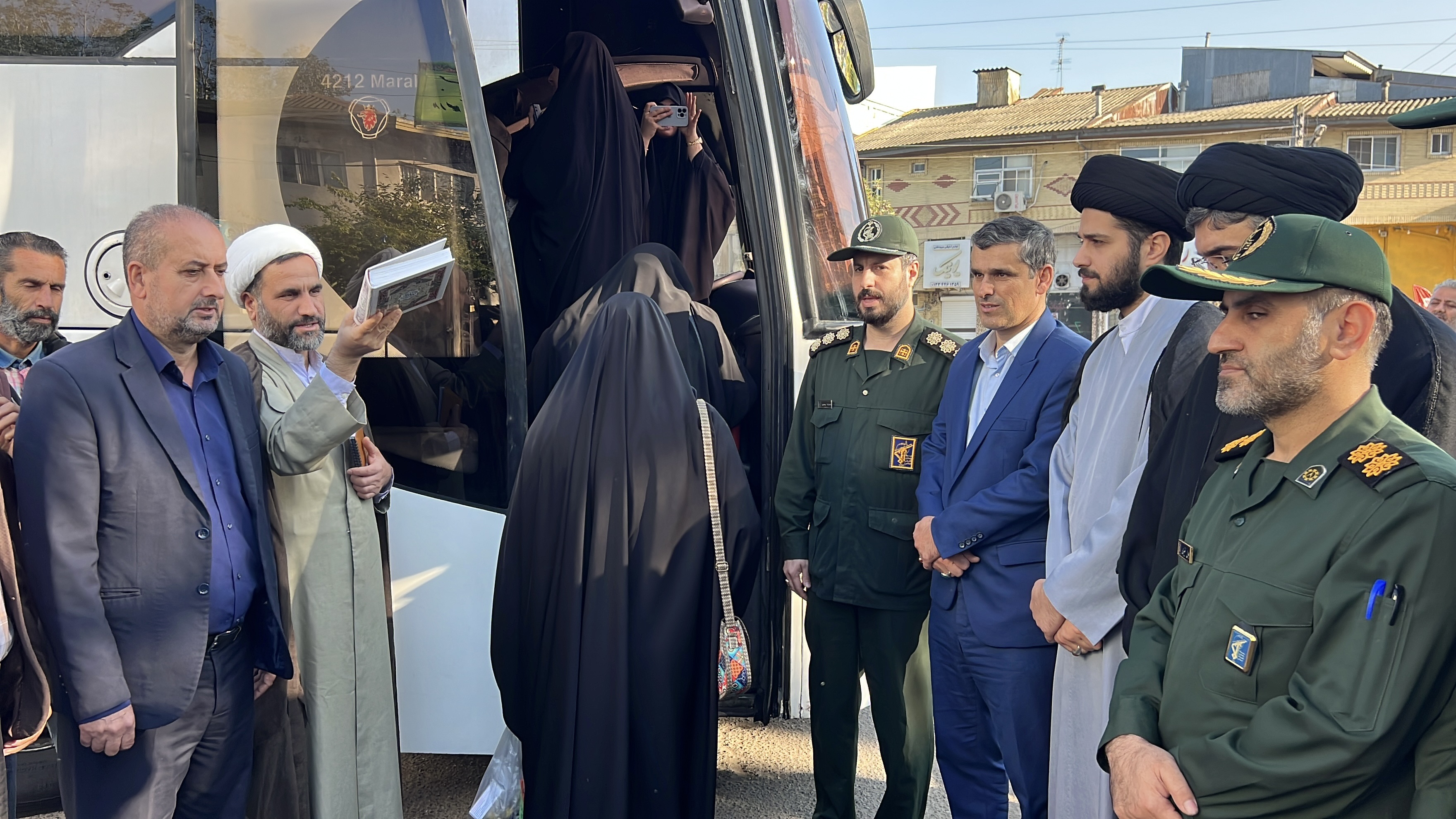 اعزام کاروان راهیان نور خشکبیجار به مناطق عملیاتی جنوب کشور با حمایت شهرداری